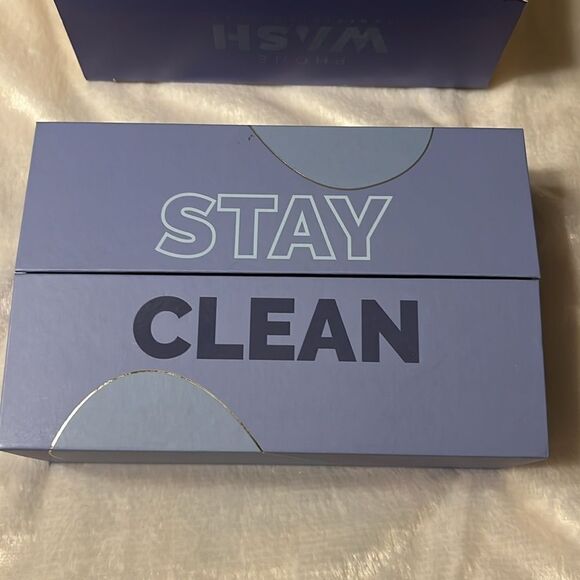 Phone Wash Sanitizing Case - Picture 3 of 7